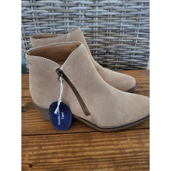 White Mountain Tan Suede Western Ankle Boots Side Zipper Stacked Heel Size 8 - Picture 1 of 7